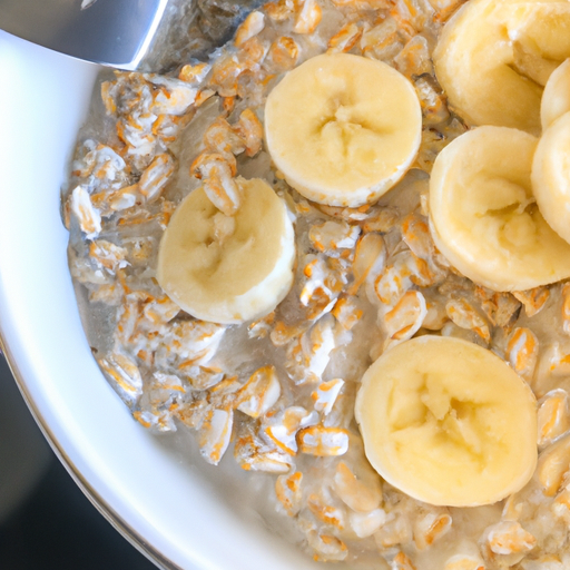 Hur man gör läcker bakad havregryn med bananer för en hälsosam frukost